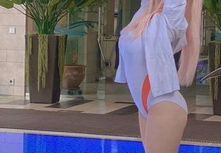 怪诞吉他姐姐——Alina Becker的美图合集，有种想扭动的冲动！